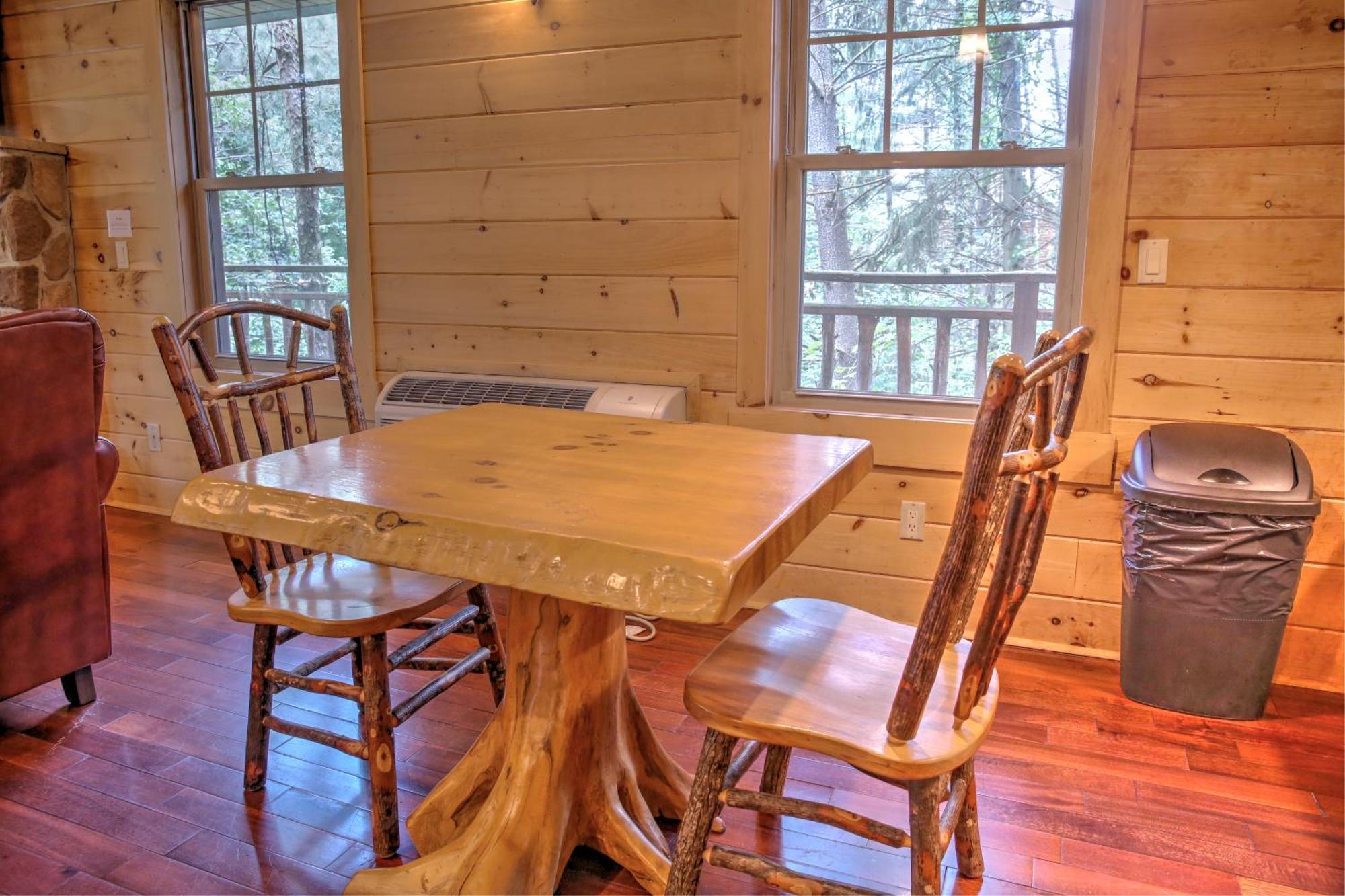 Whispering Pines Treehouse By Amish Country Lodging Millersburg Exteriör bild